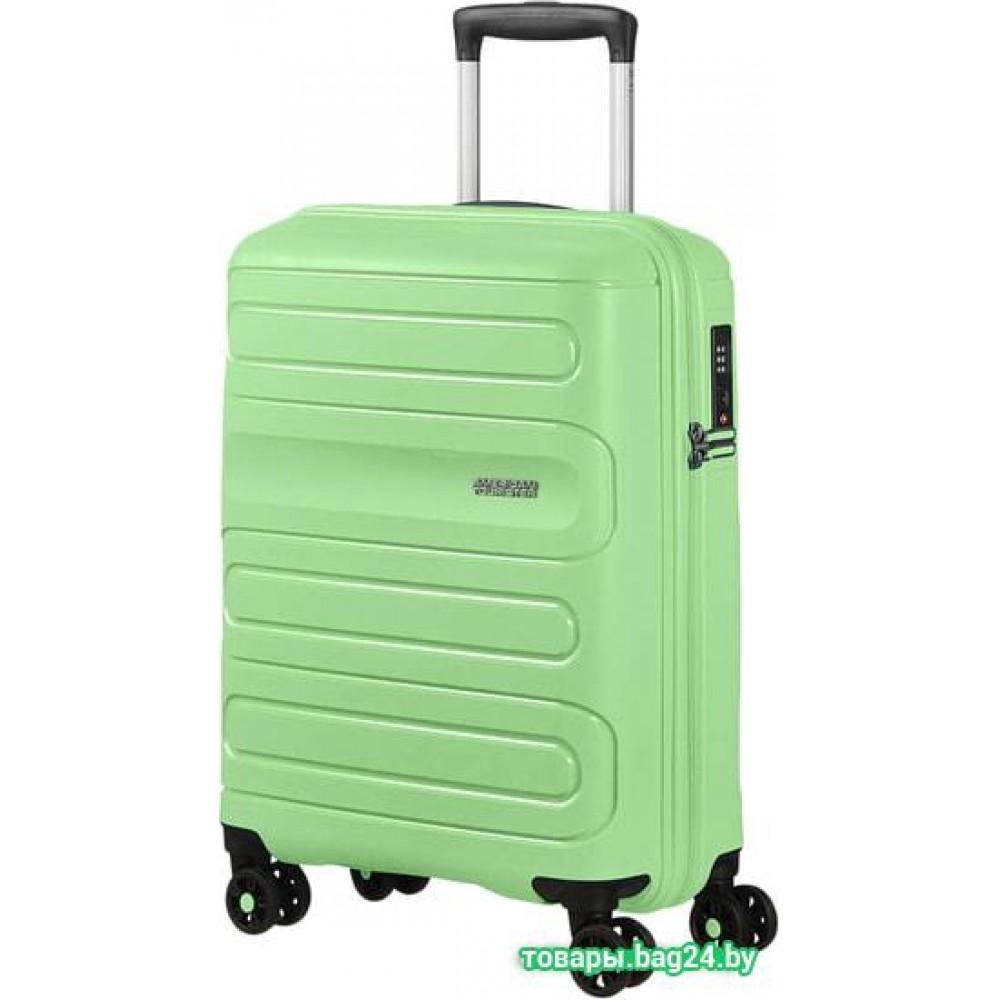 Чемодан-спиннер American Tourister Sunside Neo Mint 55 см